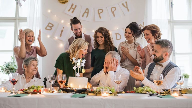 Überraschungsparty planen: Tipps & Ideen