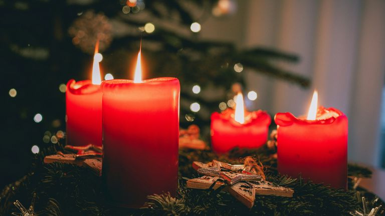 Adventskranz: Bedeutung, Geschichte & mehr